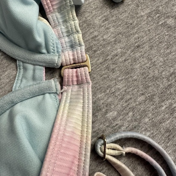 Hollister Pastel tie-dye bikini top size small in Pink - Picture 4 of 5